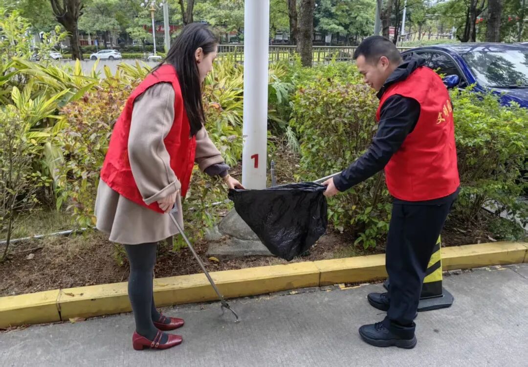 彎腰一秒，讓園區(qū)顏值“滿格”！